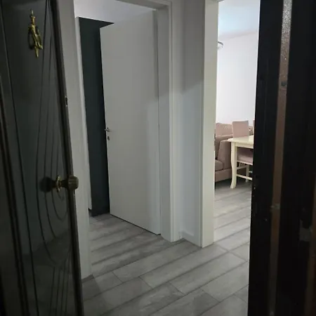 Kroi Luxury Golem (Tirana)